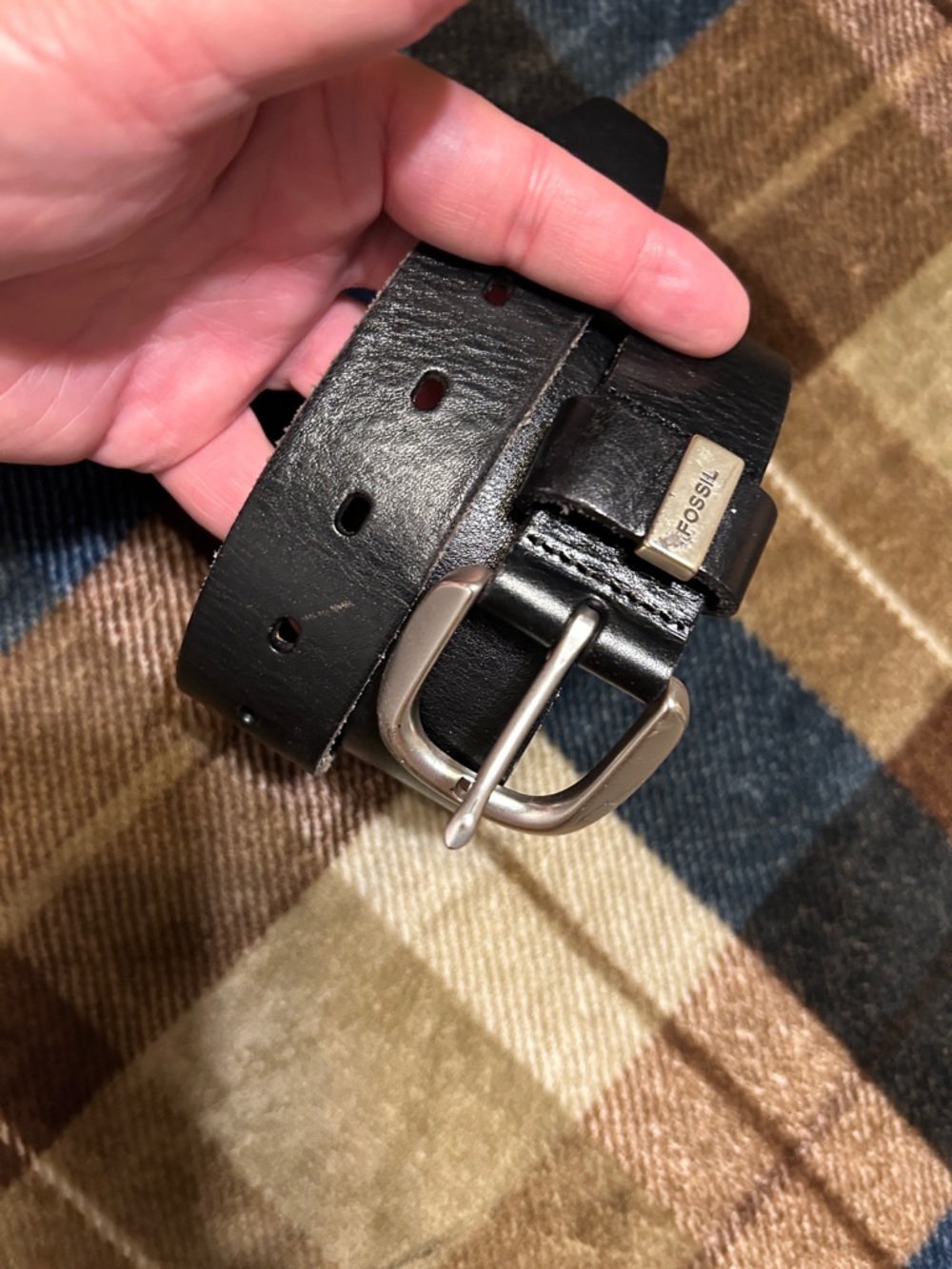 Fossil Men’s Black Leather Belt with Brushed Silver Buckle